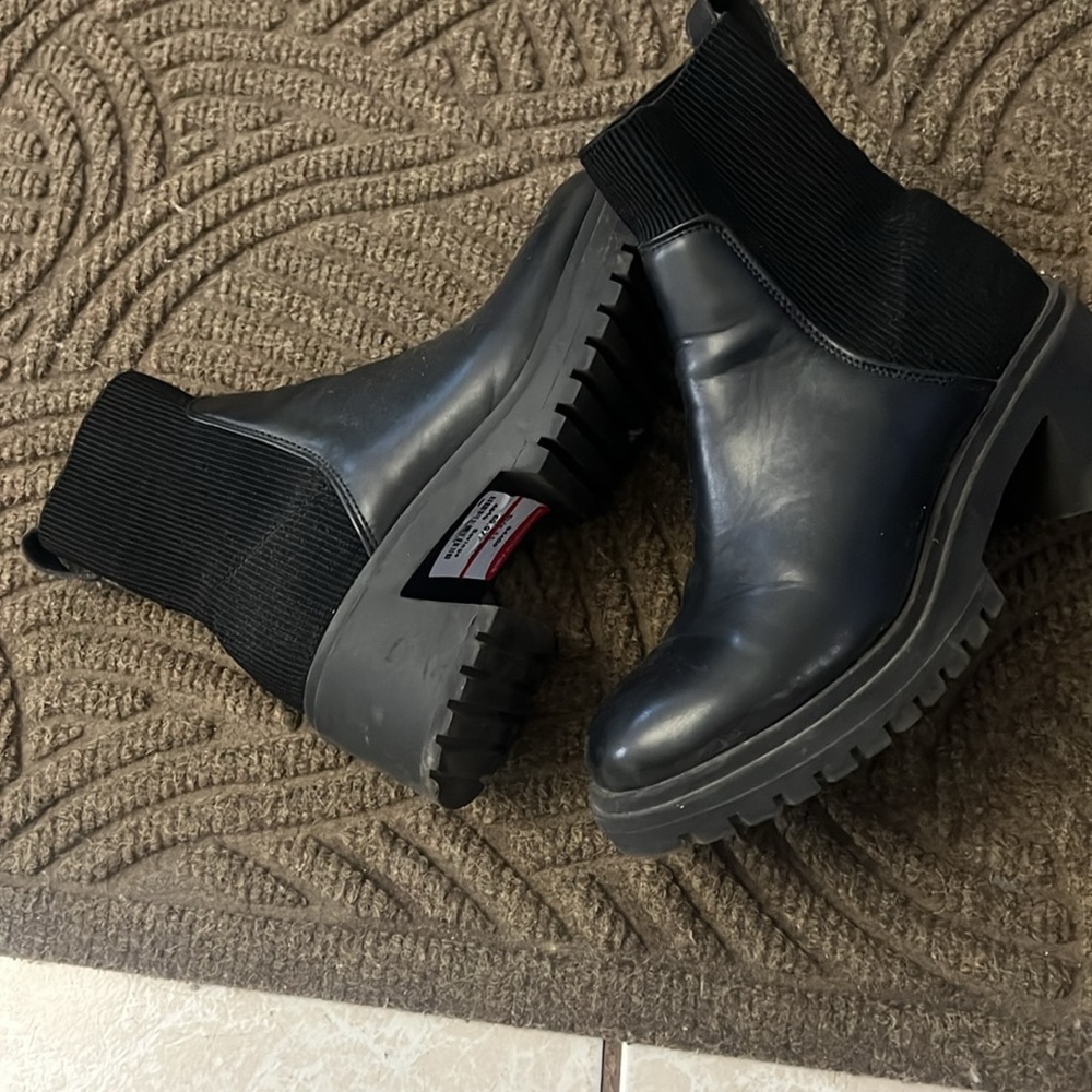 Steve Madden boots - Picture 2 of 3
